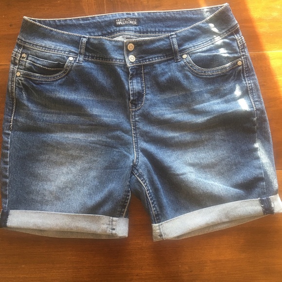 ladies denim shorts size 20